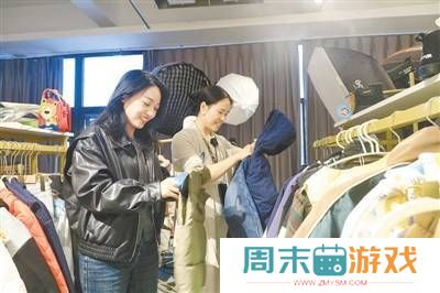 记者体验网络主播工作现场